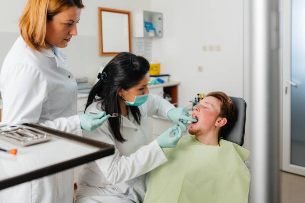 Best Emergency Dental Care for Abscessed Tooth in Inglenook, CT